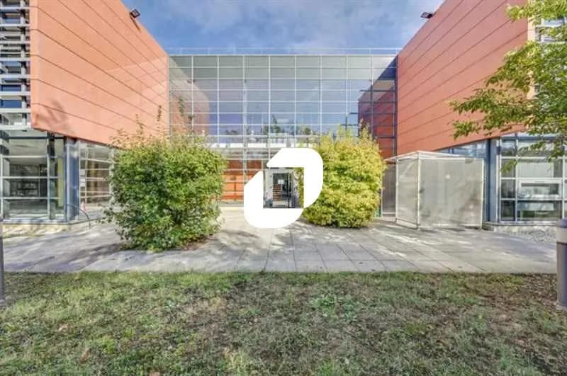 117 Allée Des Parcs, Saint-Priest for lease Building Photo- Image 1 of 21