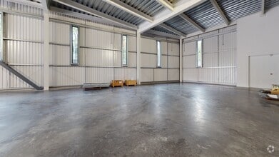331 Wick Rd, Londres à louer Numérisation 3D de Matterport- Image 1 de 17