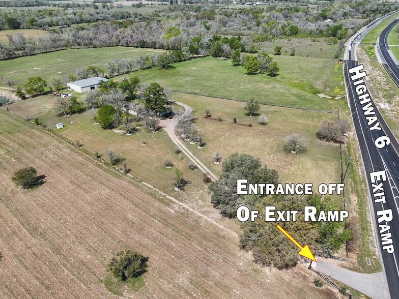 17260 Highway 6, Navasota, TX à vendre - Photo du bâtiment - Image 2 de 18
