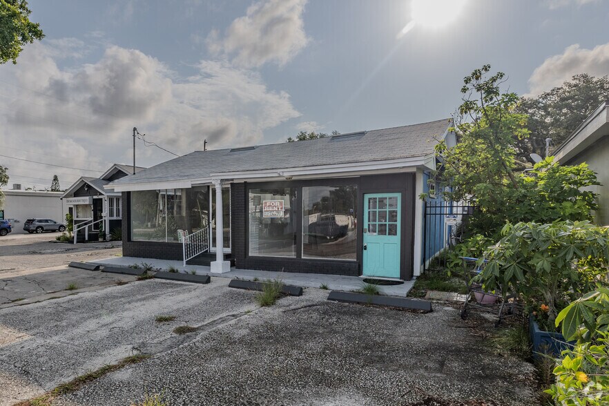1775 Clearwater Largo Rd, Clearwater, FL à vendre - Photo du bâtiment - Image 2 de 2