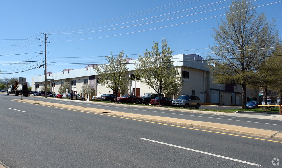 12441 Parklawn Dr, Rockville, MD for lease - Building Photo - Image 1 of 2