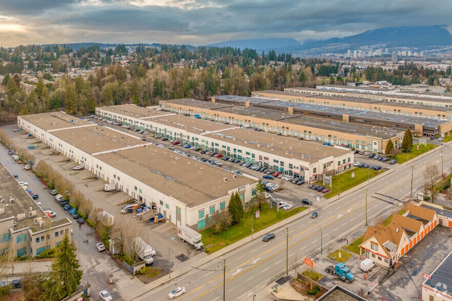 1525 Broadway St, Port Coquitlam, BC à louer - Photo du bâtiment - Image 2 de 5