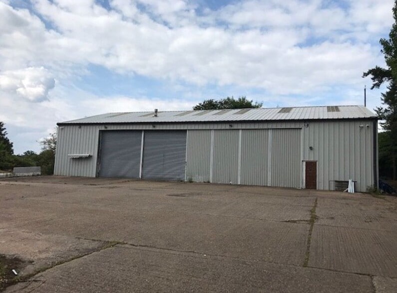 Snitterfield Rd Development Opportunity portefeuille de 3 propriétés à vendre sur LoopNet.ca - Photo principale - Image 3 de 4