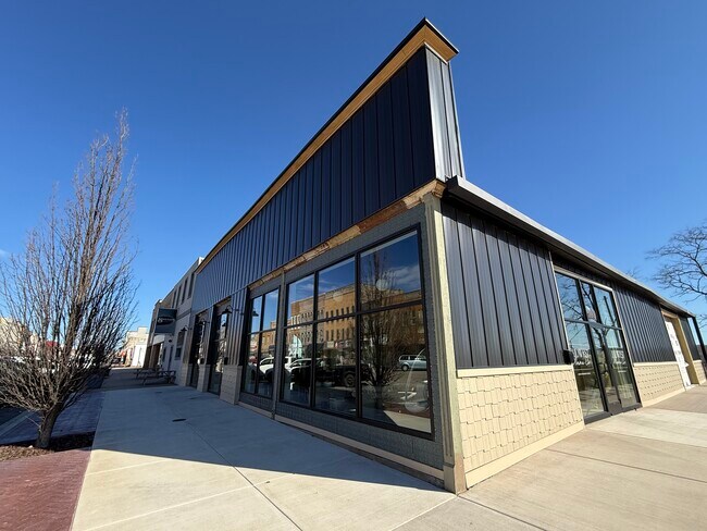 More details for 502 1st St, La Salle, IL - Retail for Sale