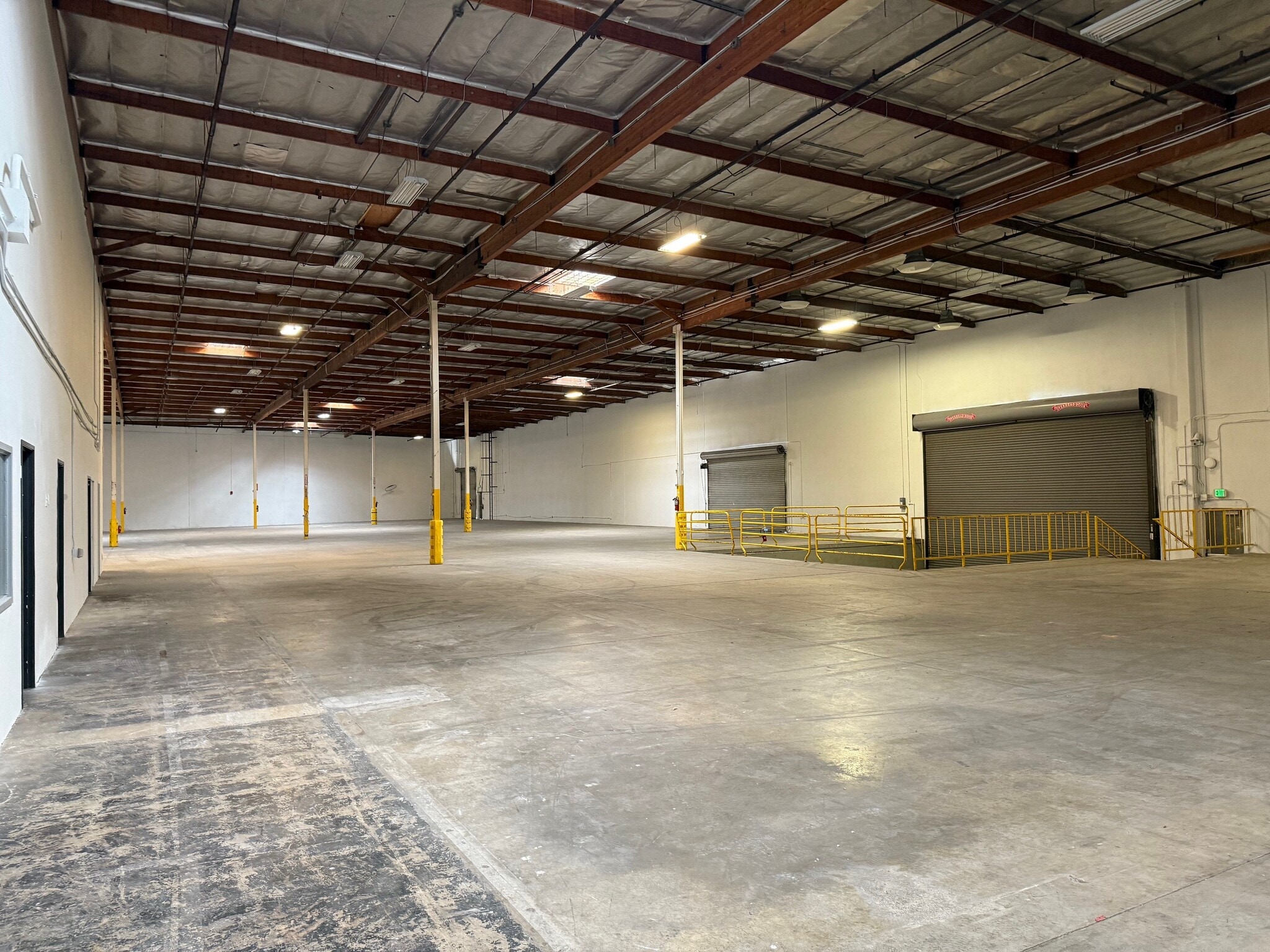 4882-4884 W 145th St, Hawthorne, CA for lease Interior Photo- Image 1 of 2