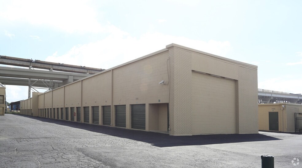 117 Laitram Ln, New Orleans, LA à louer - Photo du bâtiment - Image 2 de 3
