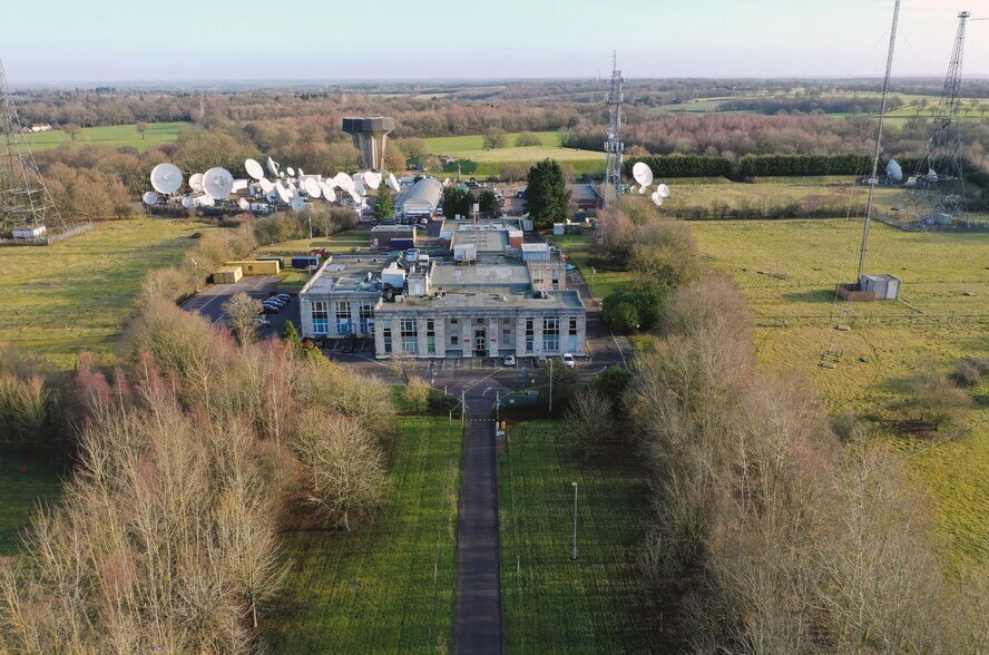 Great North Rd, Hatfield à louer - Photo du bâtiment - Image 2 de 18