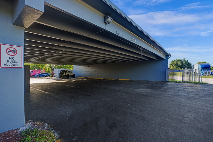 12050 NE 14th Ave, Miami, FL for lease - Building Photo - Image 2 of 10