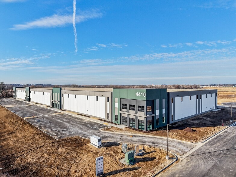 6101 Pedrelli Rd, Deforest, WI for lease - Building Photo - Image 1 of 6