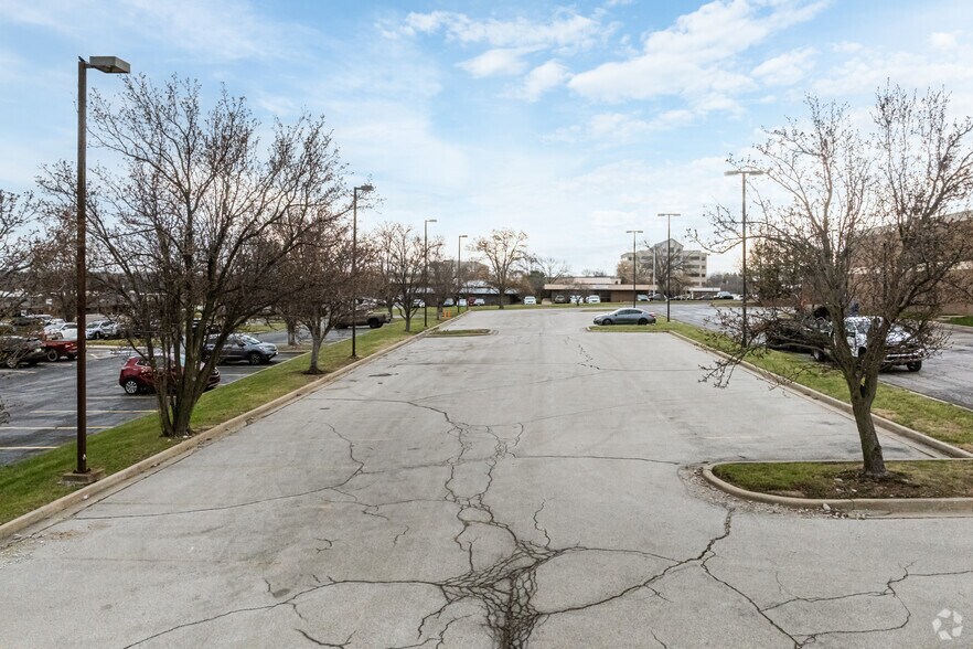 10553 Metcalf Ave, Overland Park, KS à louer - Photo du bâtiment - Image 3 de 18