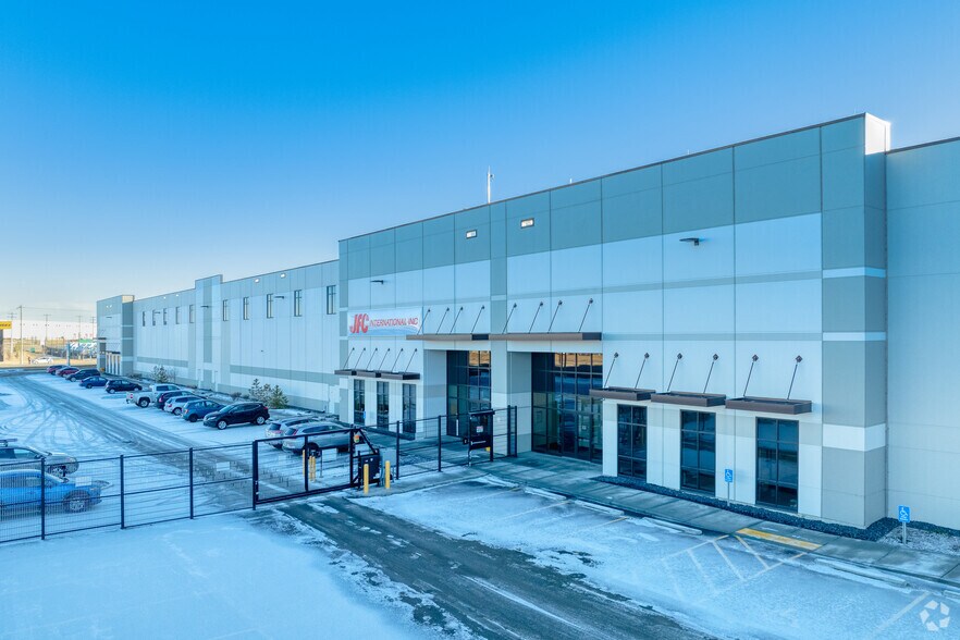 149 High Plains Pl, Rocky View C, AB for lease - Primary Photo - Image 1 of 6