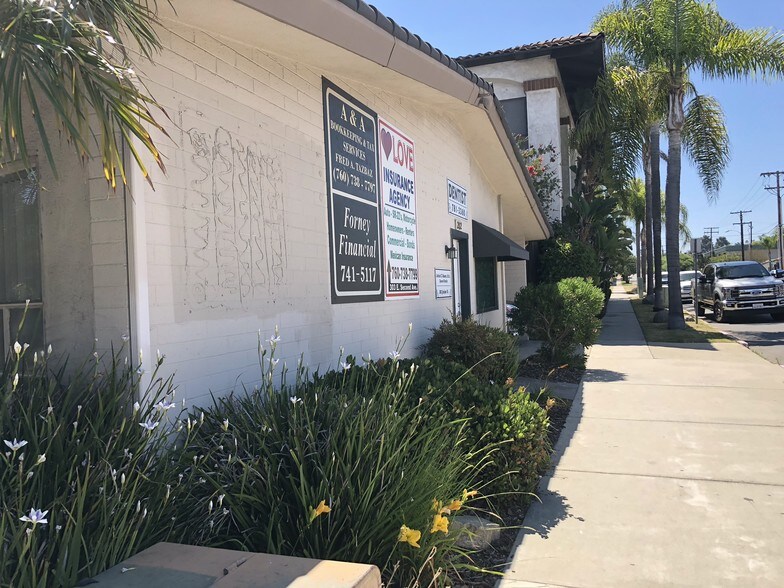 202-204 S Juniper St, Escondido, CA à vendre - Photo du bâtiment - Image 2 de 12