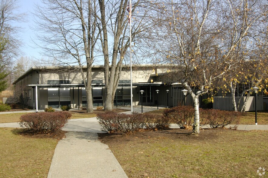 431 New Karner Rd, Colonie, NY à louer - Photo du bâtiment - Image 3 de 19