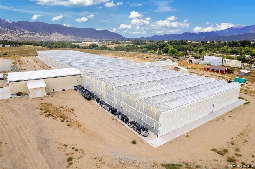 7800 7706 7708 7710 County Rod 152, Salida, CO à vendre - Photo du bâtiment - Image 3 de 44