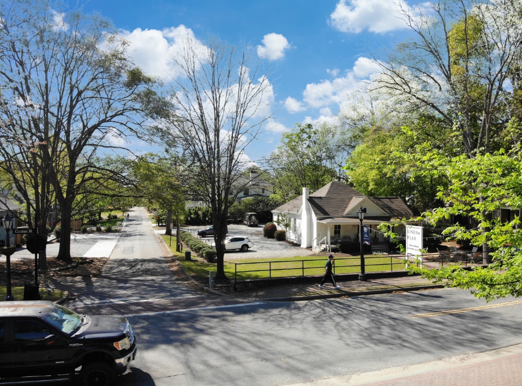 1116 Canton St, Roswell, GA for sale Primary Photo- Image 1 of 14