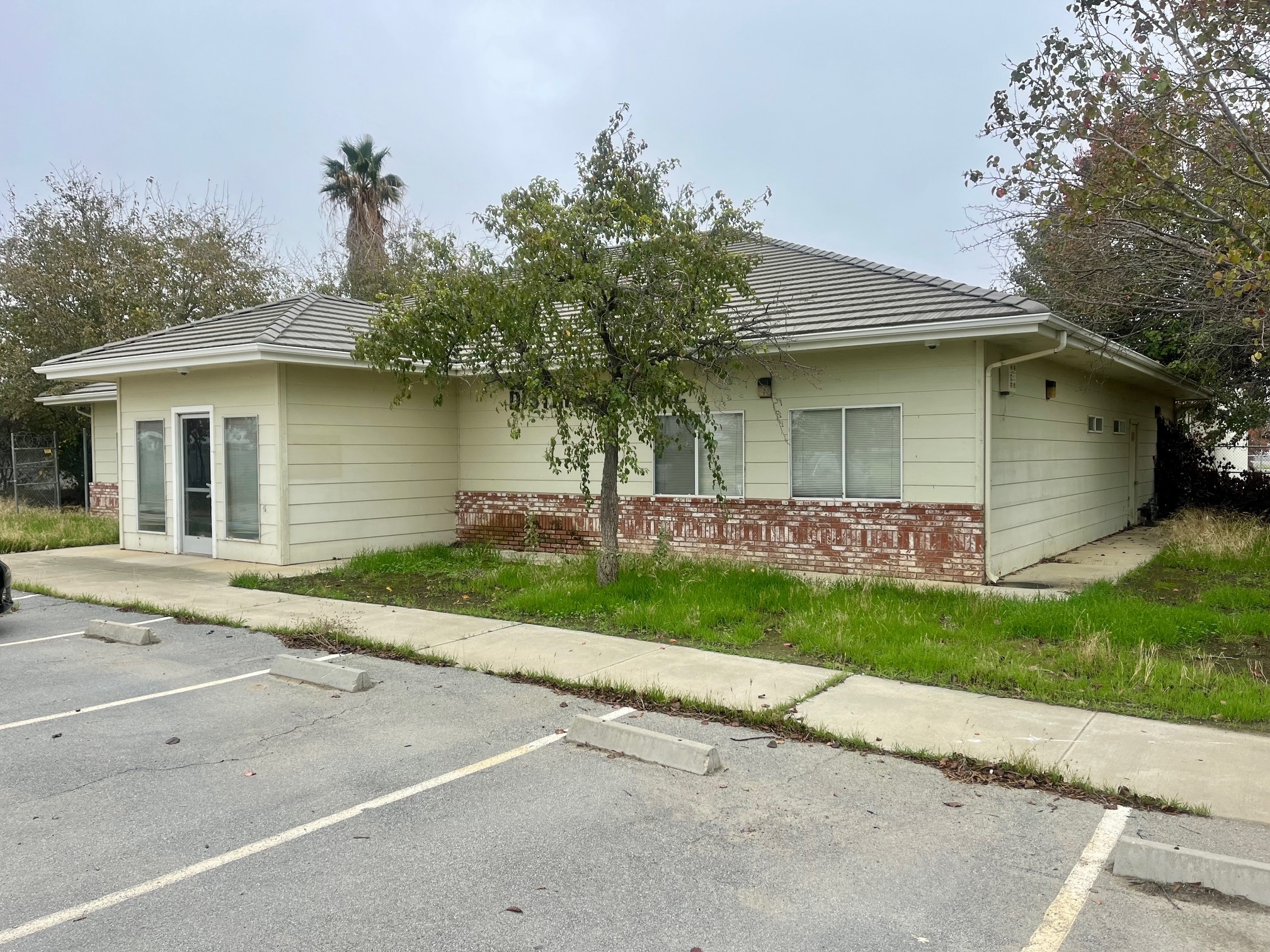 9800 Cody Ave, Coalinga, CA for lease Primary Photo- Image 1 of 11