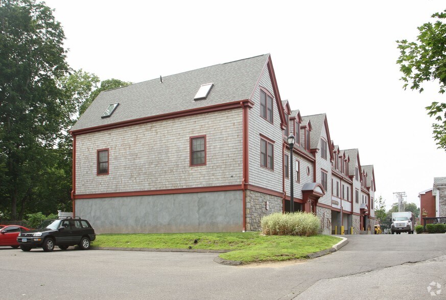 60 S Broad St, Milford, CT à louer - Photo du bâtiment - Image 3 de 13