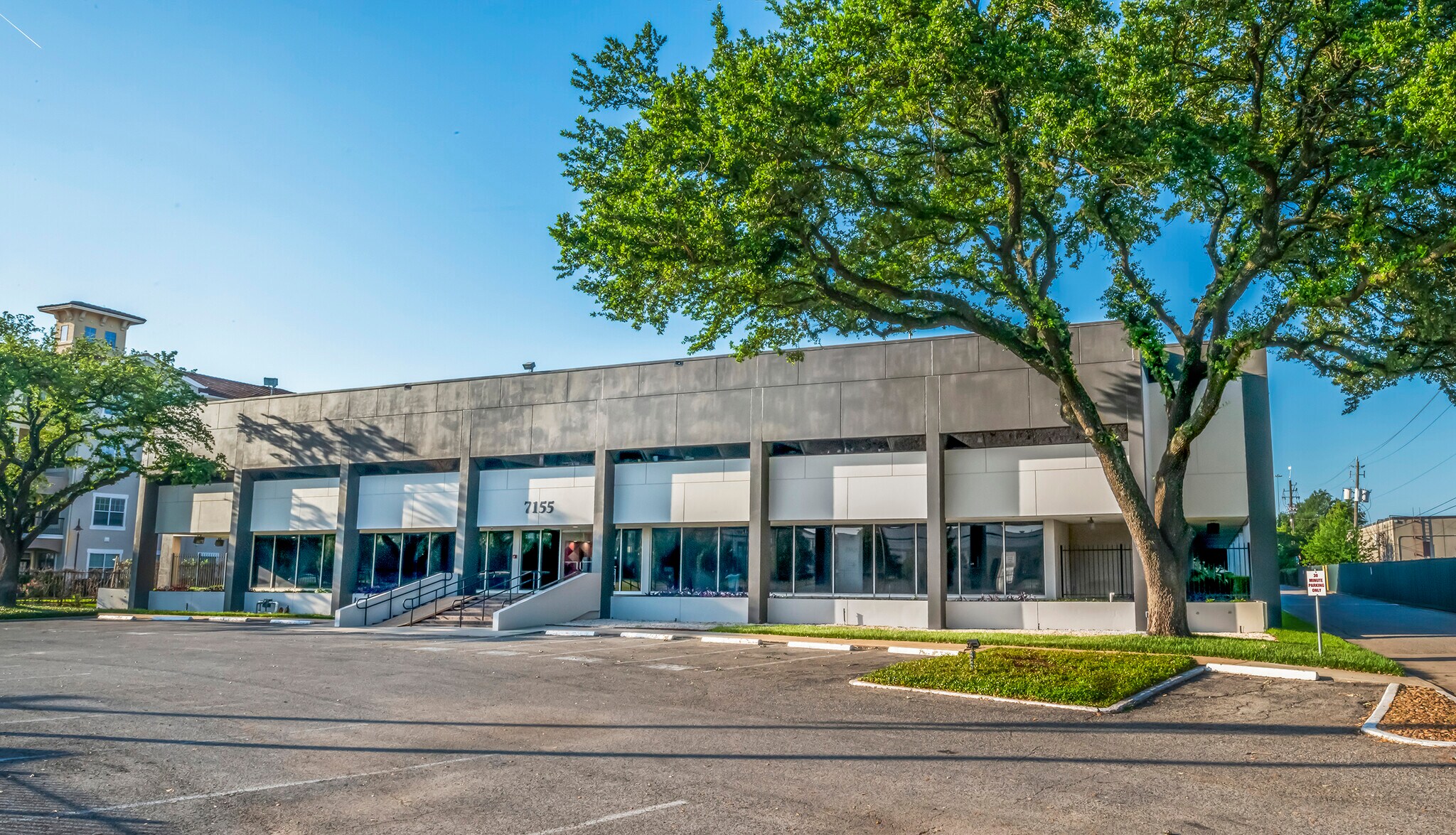 7155 Old Katy Rd, Houston, TX à louer Photo du bâtiment- Image 1 de 16