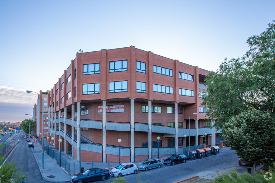 Calle San Máximo, 31, Madrid, Madrid for sale - Building Photo - Image 1 of 2