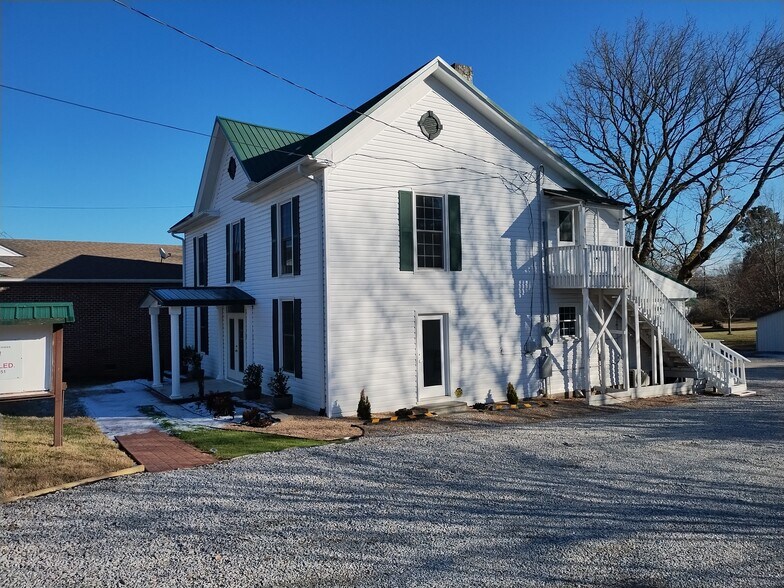 119 W Main St, Youngsville, NC à louer - Photo du bâtiment - Image 2 de 57