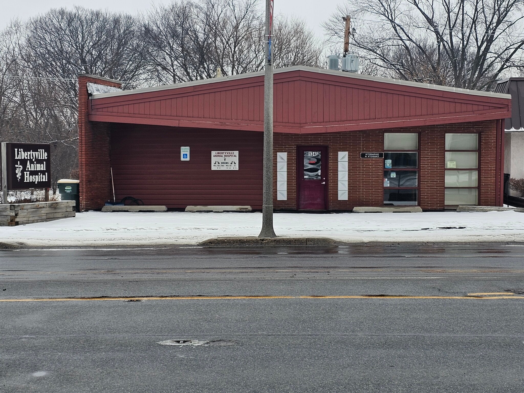 134 S Milwaukee Ave, Libertyville, IL for sale Primary Photo- Image 1 of 2