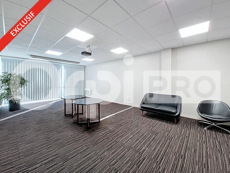 Office in Soissons for lease - Interior Photo - Image 3 of 12