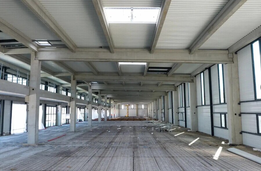 17 Rue Albert Einstein, Bobigny à louer - Photo du bâtiment - Image 3 de 5