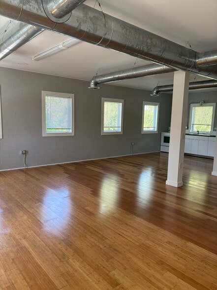 2035 Manchester St NE, Atlanta, GA for lease - Interior Photo - Image 2 of 31