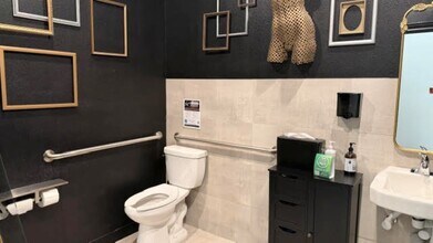 10000 Emmett F Lowry Expy, Texas City, TX for lease Interior Photo- Image 2 of 7