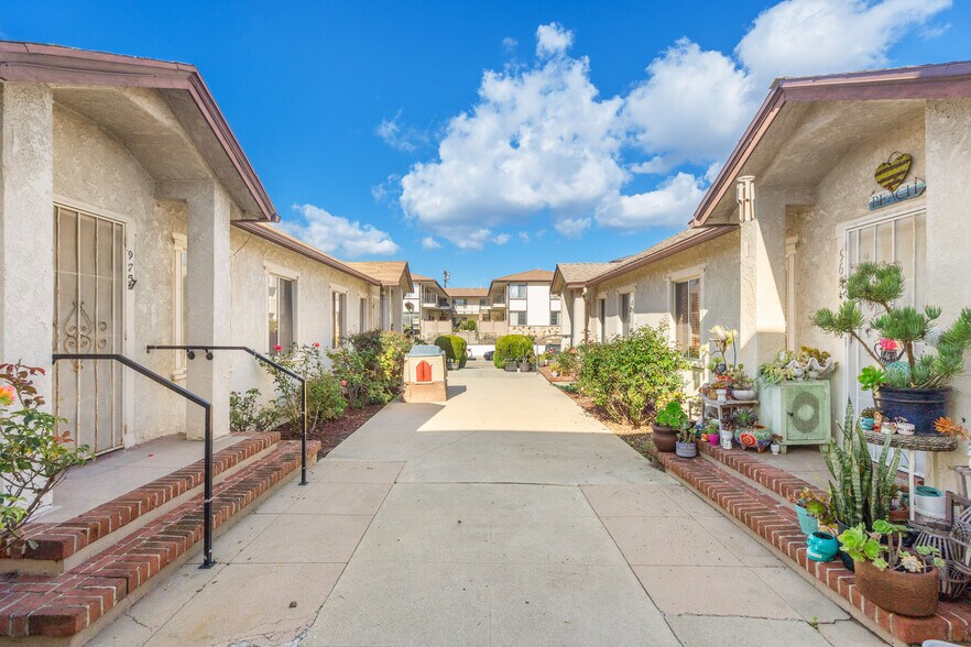 963 W 9th St, San Pedro, CA à vendre - Photo du bâtiment - Image 3 de 15