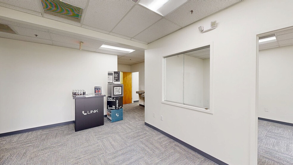 4524 Green Point Dr, Greensboro, NC à louer - Numérisation 3D de Matterport - Image 3 de 16