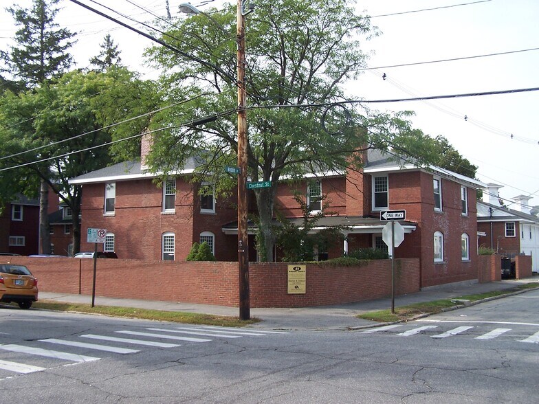 41 Brook St, Manchester, NH à vendre - Photo principale - Image 1 de 7