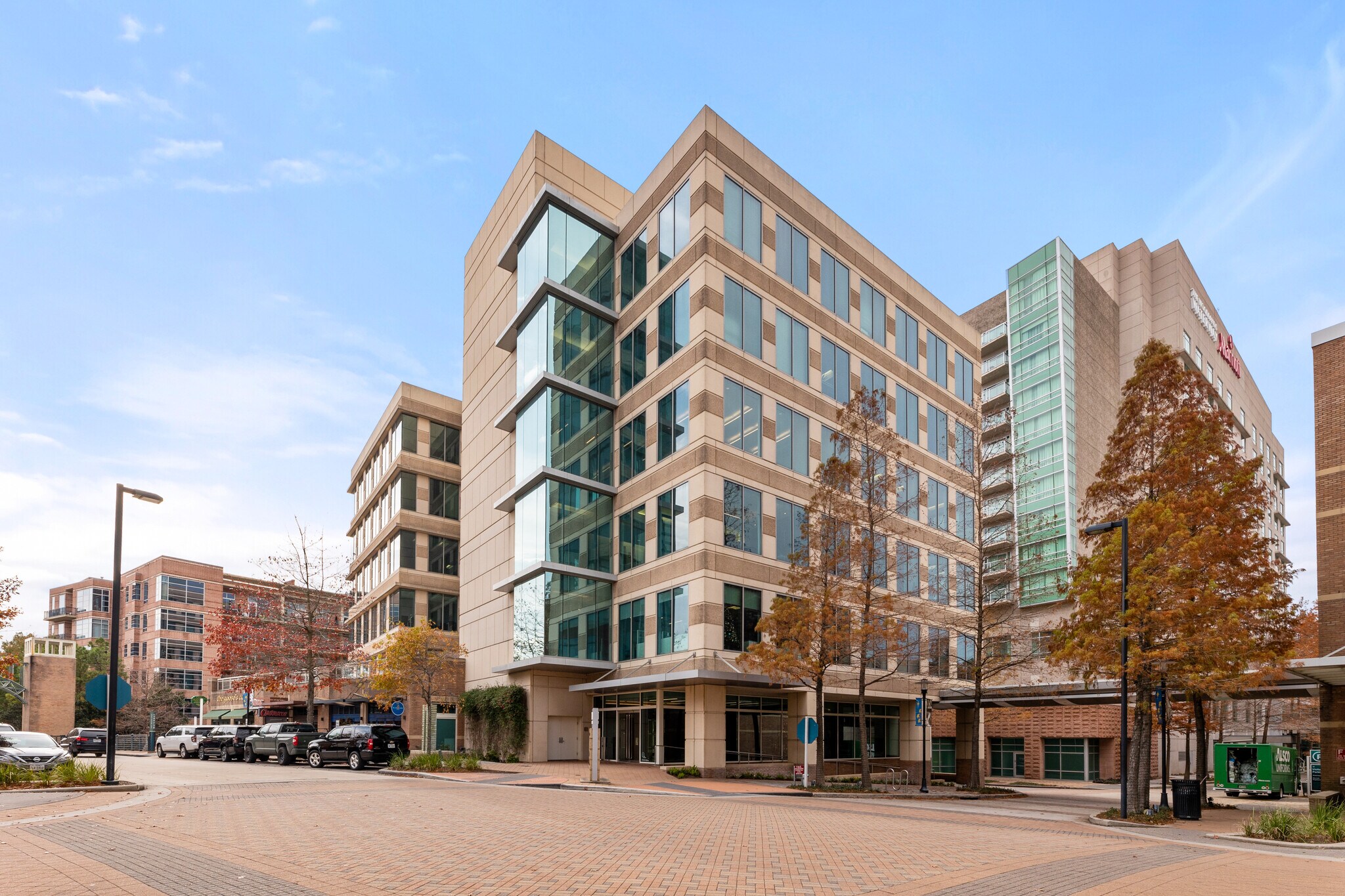 21 Waterway Ave, The Woodlands, TX à louer Photo du bâtiment- Image 1 de 11