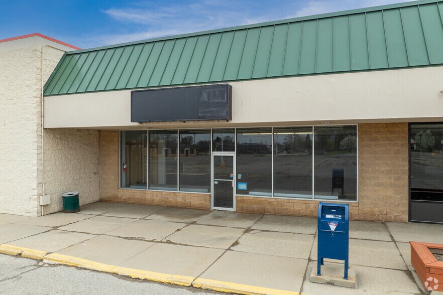 6730-6764 S River Rd, Marine City, MI à louer - Photo du bâtiment - Image 3 de 8