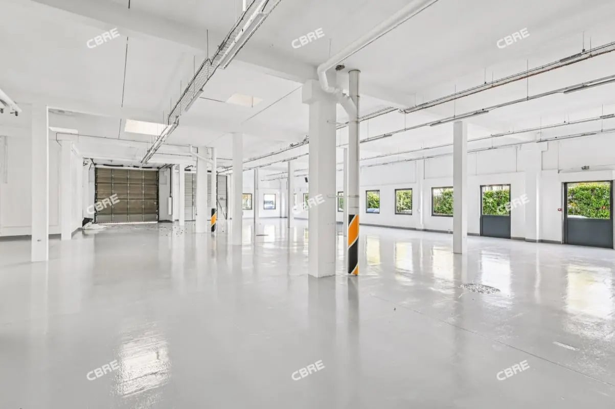 Flex in Gennevilliers for lease Interior Photo- Image 1 of 9