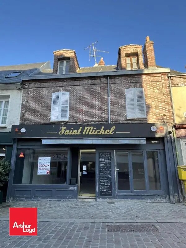 Retail in Chartres for lease Building Photo- Image 1 of 5