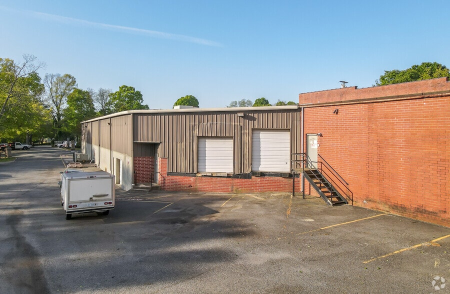 184 Academy Ave NW, Concord, NC for lease - Building Photo - Image 3 of 4