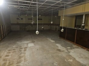 11011 Southwest Hwy, Palos Hills, IL à louer Photo intérieure- Image 1 de 2