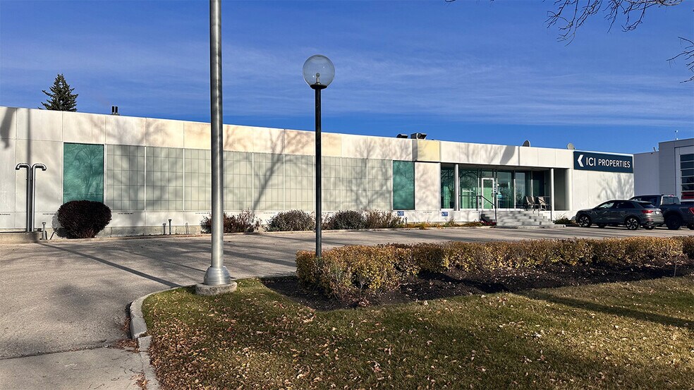 1601 Buffalo Pl, Winnipeg, MB à louer - Photo du bâtiment - Image 1 de 5