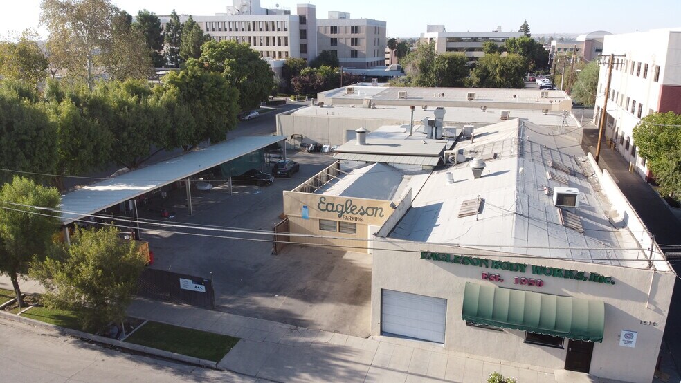 Eagleson Body Works portefeuille de 2 propriétés à vendre sur LoopNet.ca - Photo du bâtiment - Image 3 de 8
