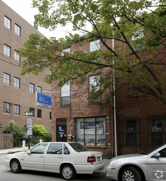 617 S 18th St, Philadelphia, PA à louer - Photo du bâtiment - Image 2 de 3