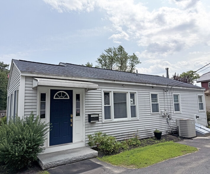107 W Broadway, Derry, NH for lease - Building Photo - Image 2 of 4