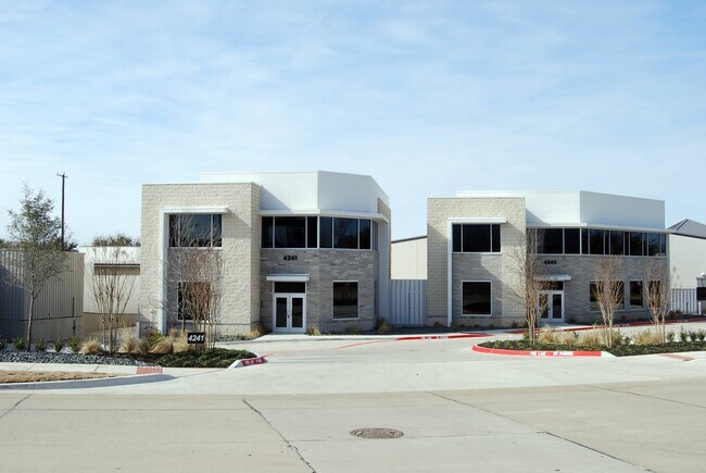 Plus de détails pour 4245 Marsh Ridge Rd, Carrollton, TX - Bureau à vendre