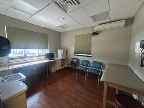 570 Egg Harbor Rd, Sewell, NJ for lease Building Photo- Image 2 of 9