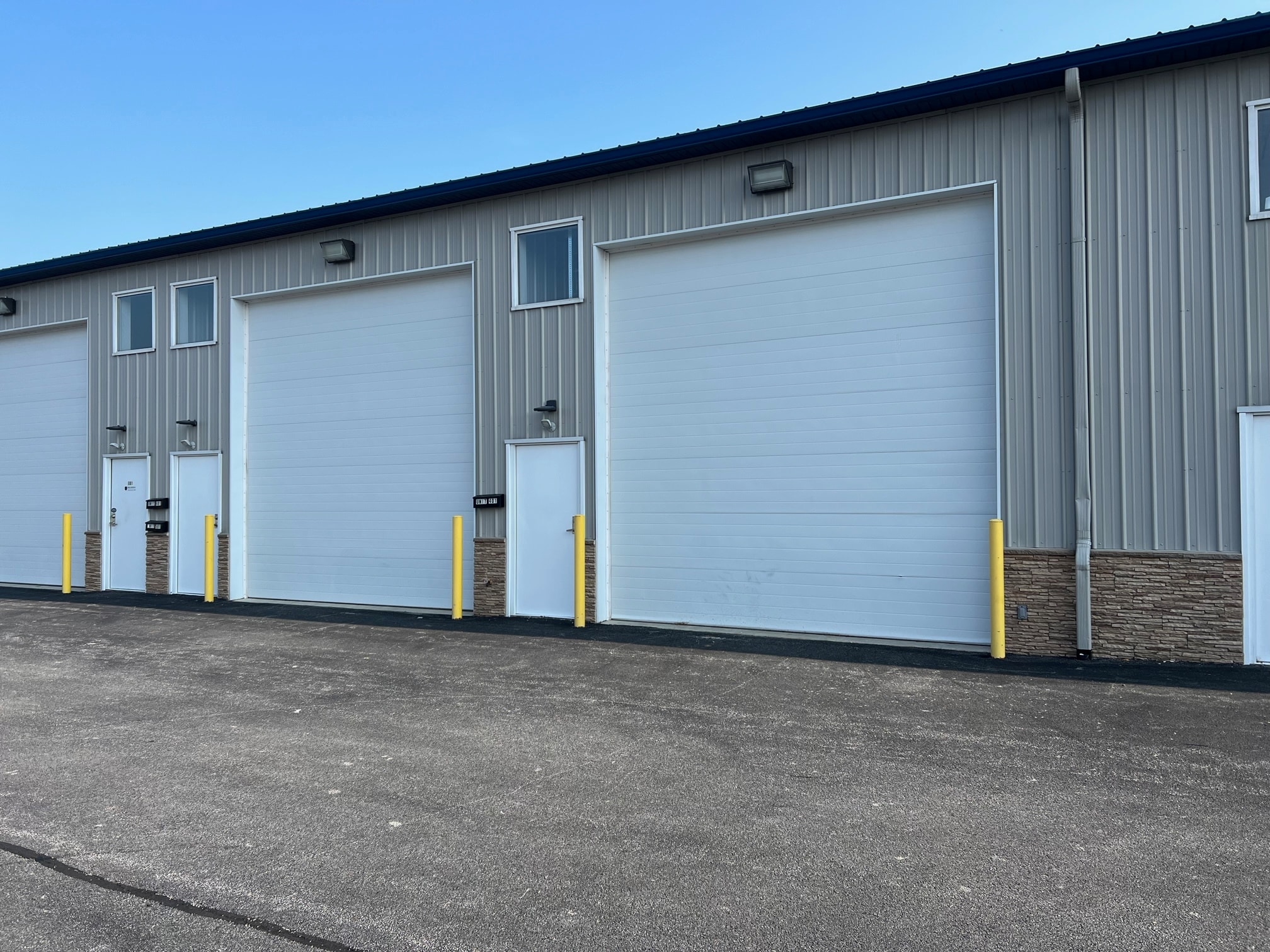4501 Airport Dr, Valparaiso, IN for lease Building Photo- Image 1 of 6