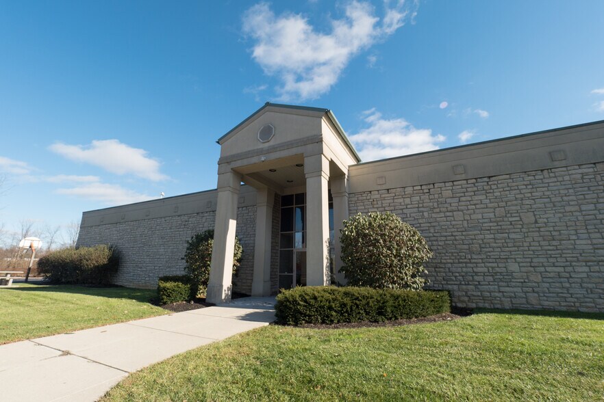 300 W Schrock Rd, Westerville, OH à louer - Photo du bâtiment - Image 2 de 5