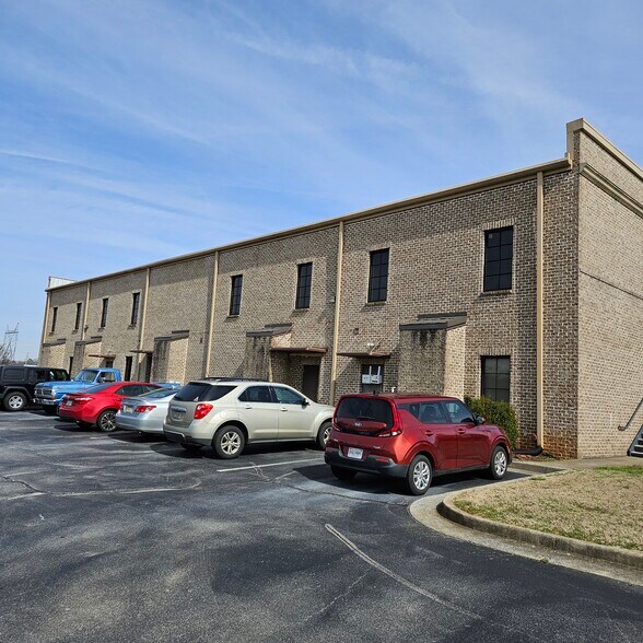 1878 Jeff Rd NW, Huntsville, AL à vendre - Photo du bâtiment - Image 3 de 5