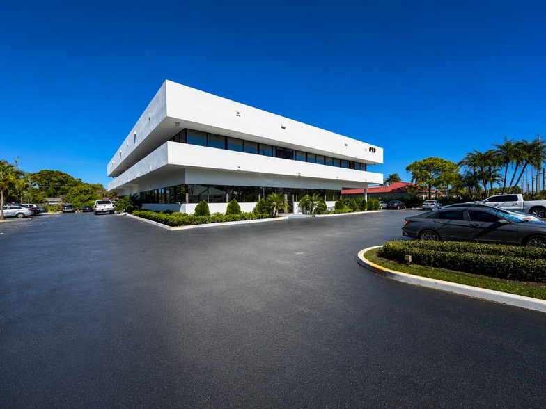 675 W Indiantown Rd, Jupiter, FL for lease - Building Photo - Image 3 of 3