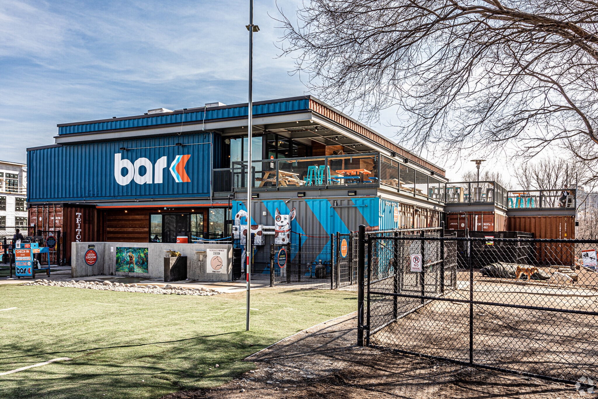 501 Berkley Pkwy, Kansas City, MO for lease Primary Photo- Image 1 of 7