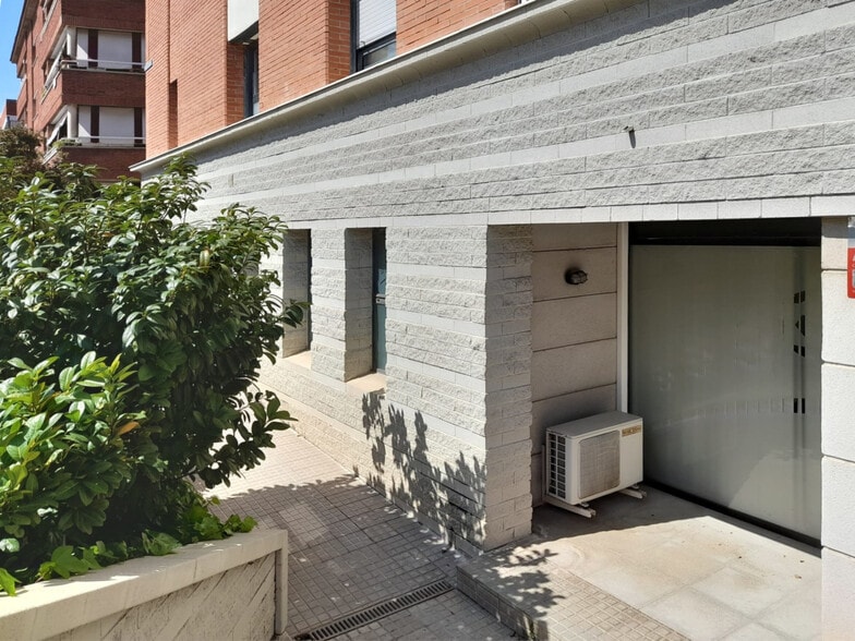 Bureau/Commerce de détail dans Sant Joan Despí, Barcelona à louer - Photo intérieure - Image 2 de 2